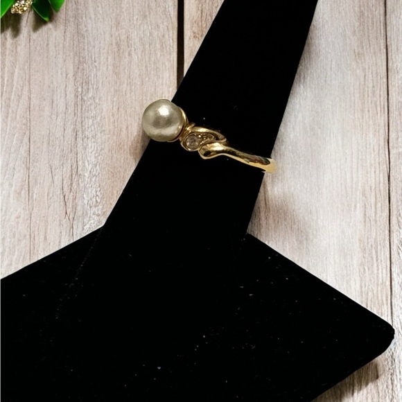 Vintage Sarah Coventry Faux Pearl & Crystal Ring Sz 7 - Picture 3 of 8